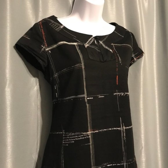 Volcom Black Dress with Typographic Detail - Picture 4 of 9